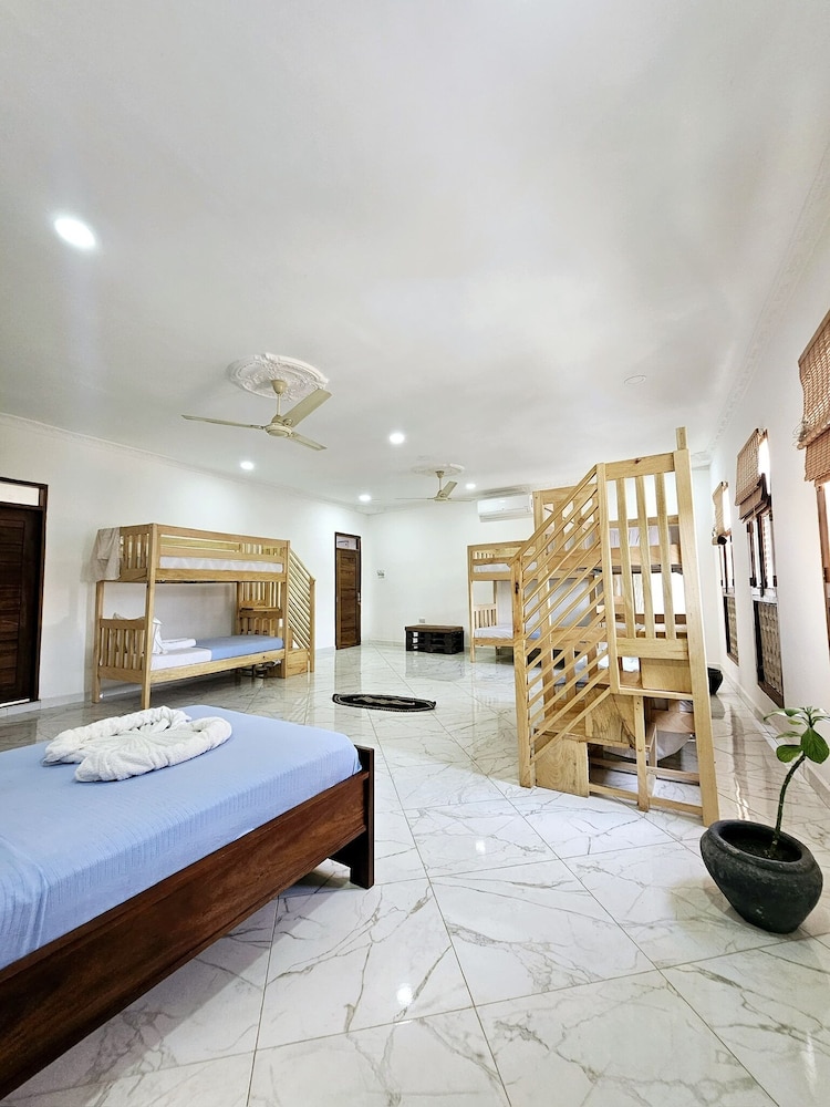 Standard Shared Dormitory, Mixed Dorm