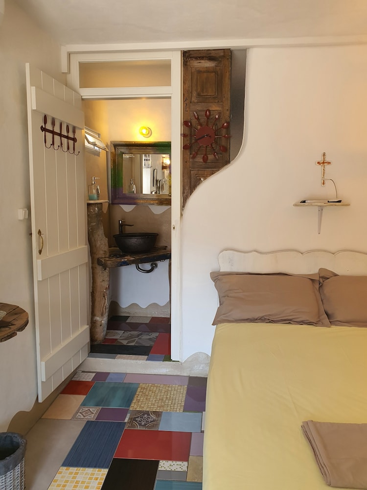 Double Room - Photo 22