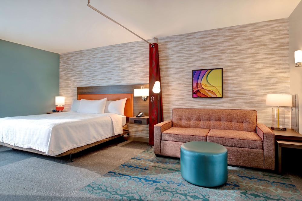 Studio, 1 King Bed, Accessible, Bathtub - Photo 2