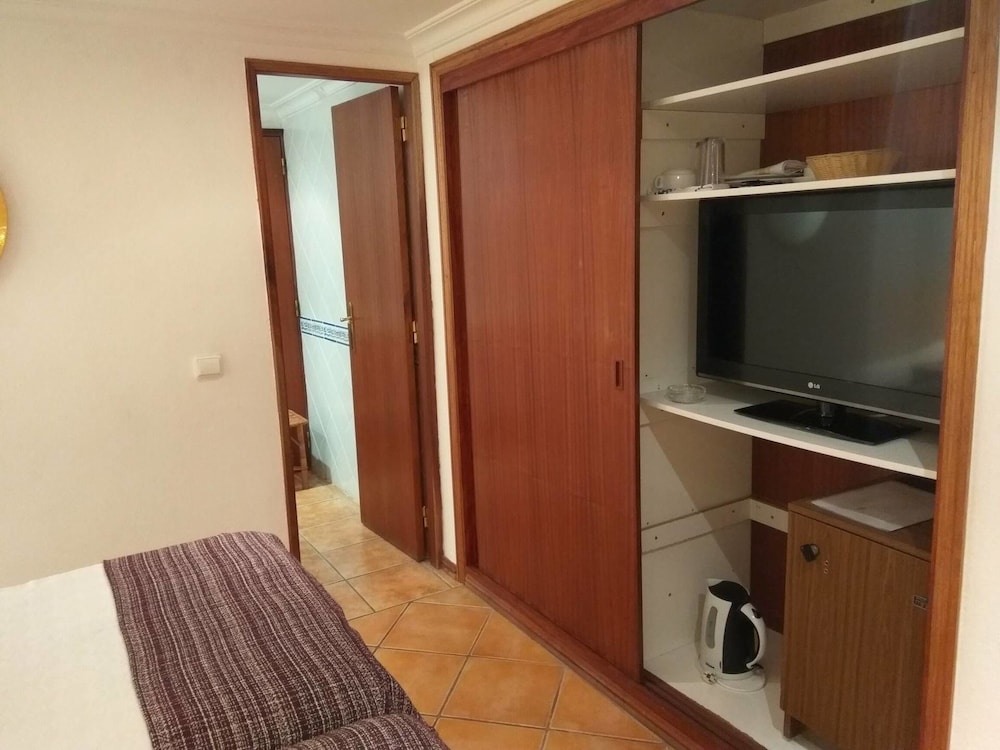 Economy Double or Twin Room photo 2