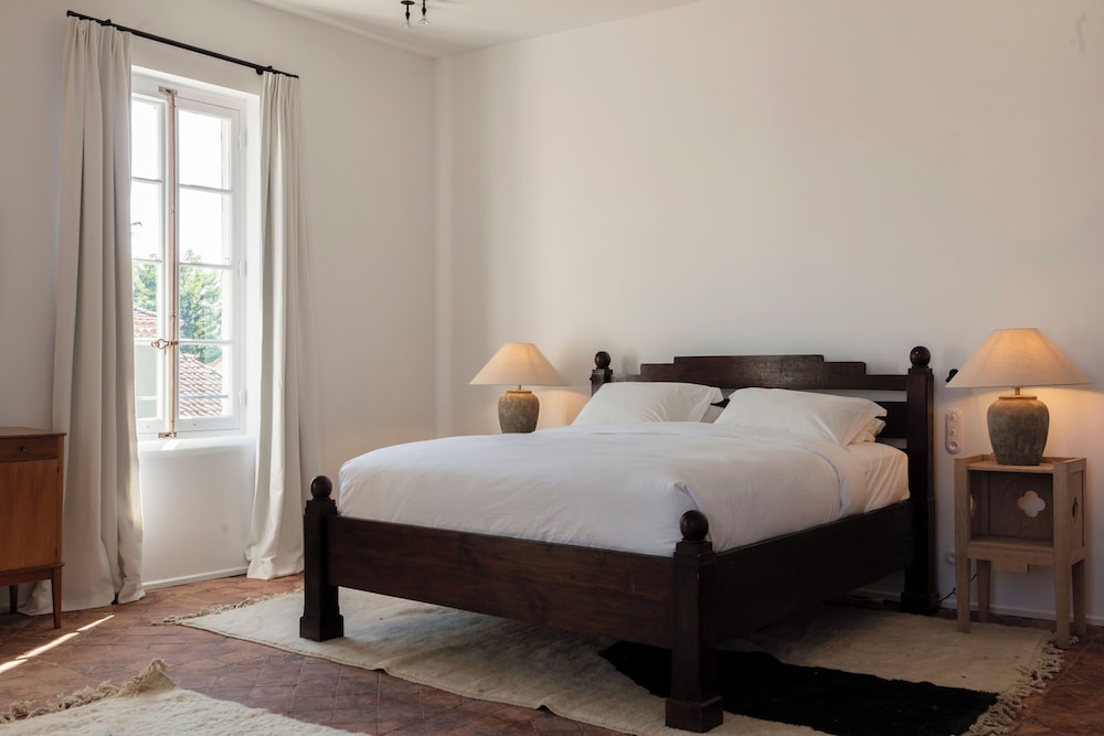 Suite, 1 King Bed, Garden View