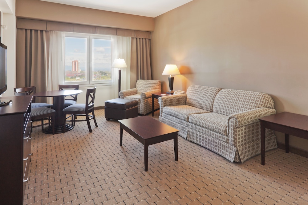 Suite, 1 King Bed - Photo 2