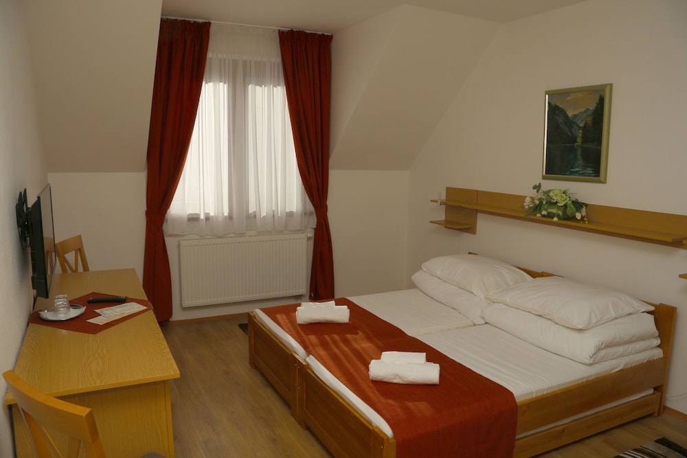 Double or Twin Room photo 1