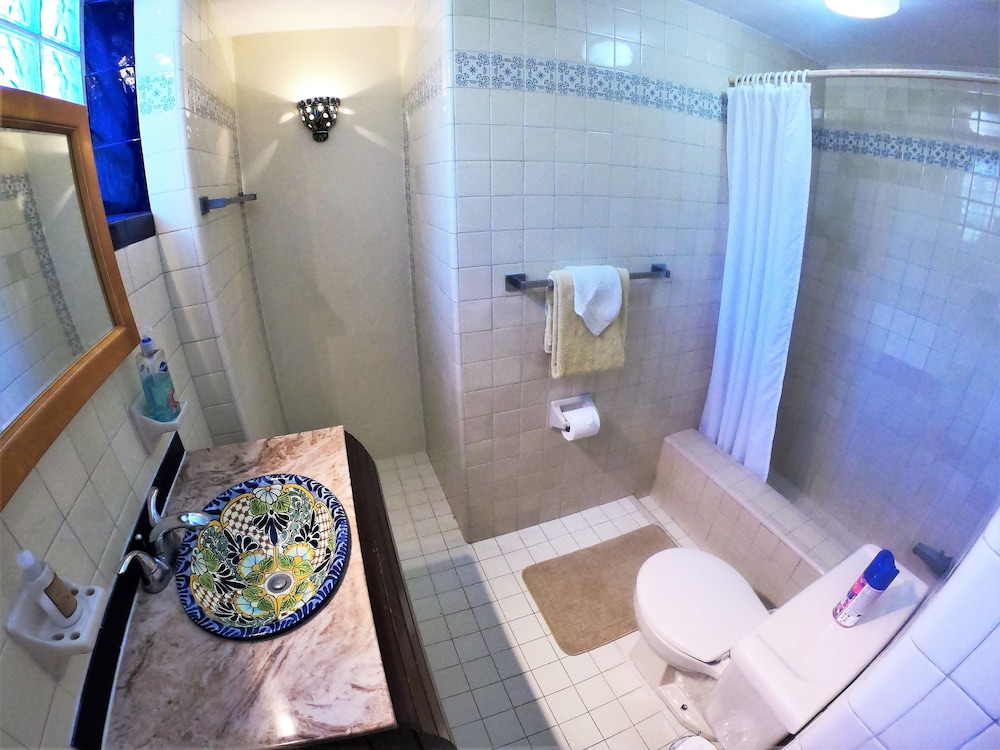 Comfort Room photo 2