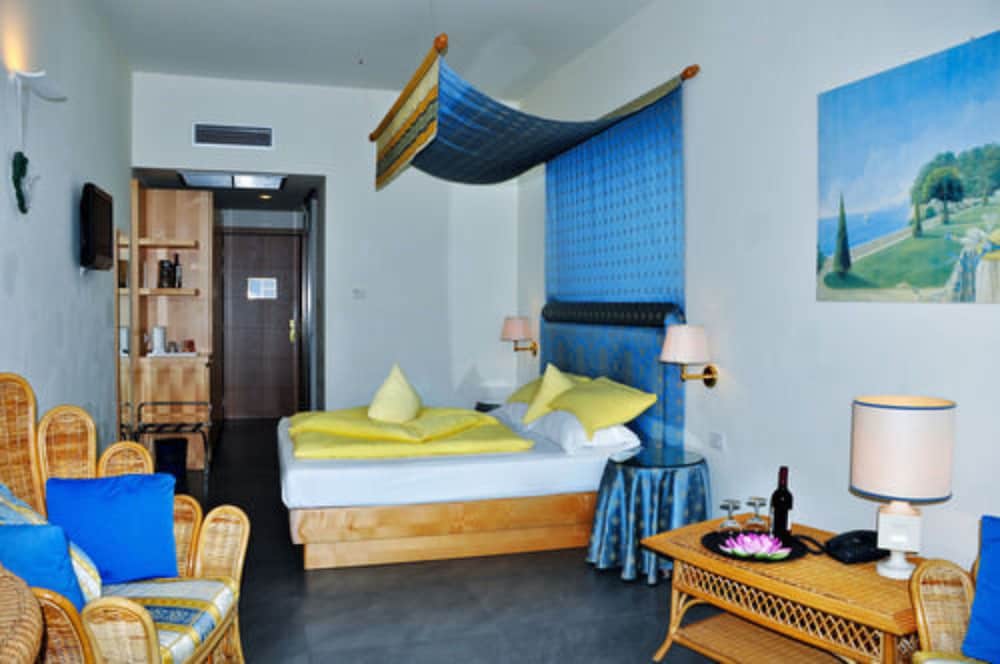 Suite, Terrace, Lake View photo 1