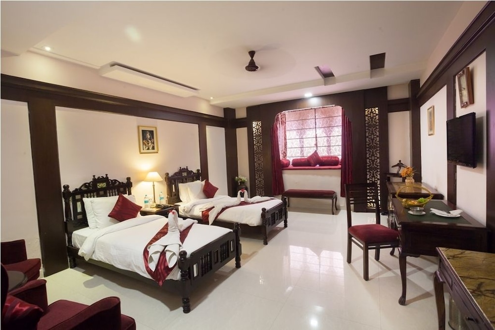 Royal Room photo 3