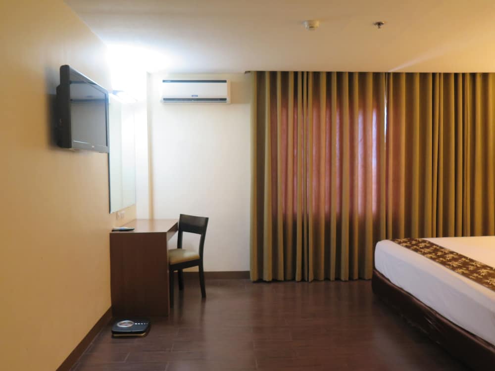 Deluxe Room - Photo 9