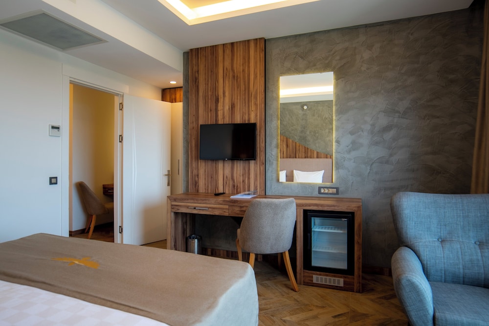 Family Room, 2 Bedrooms, City View photo 1