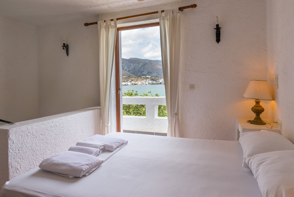 Grand Apartment, Sea View (For 4)