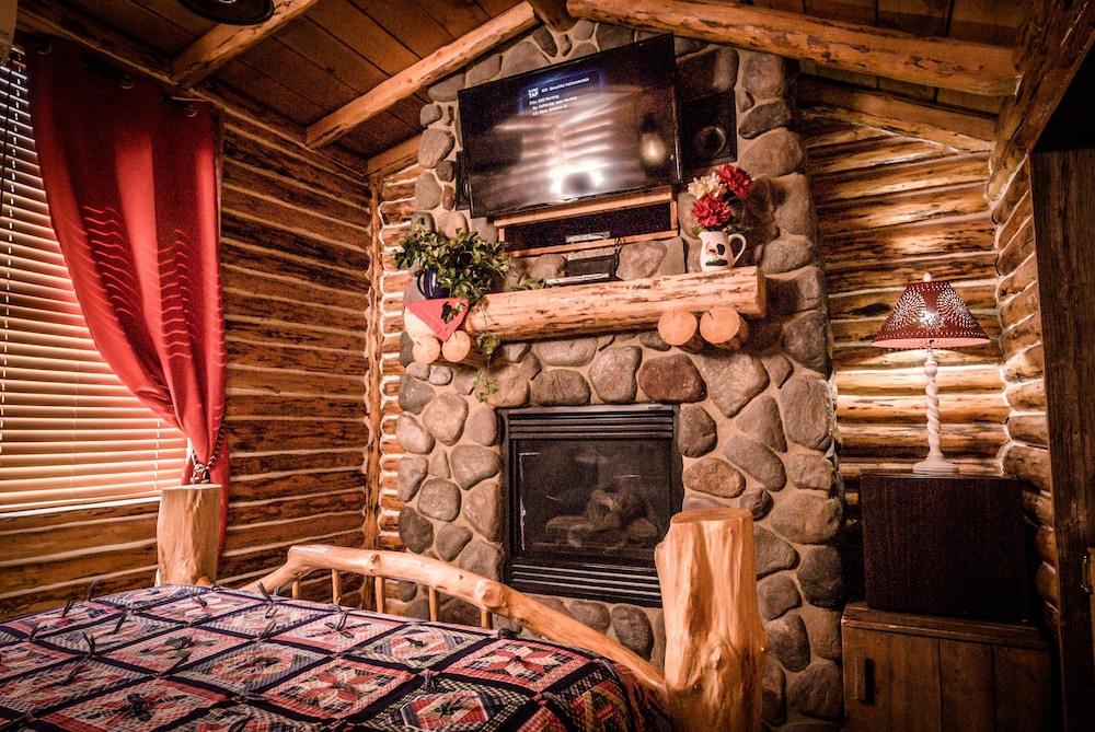 Room (Sun Valley) - Photo 3