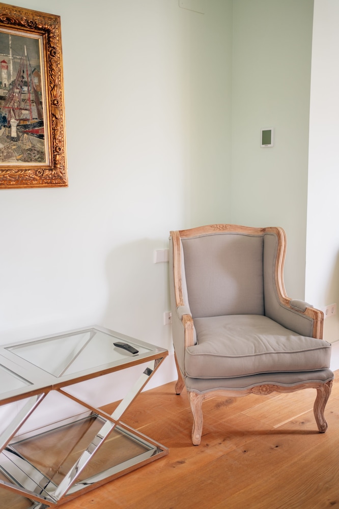 Grand Studio Suite - Photo 24