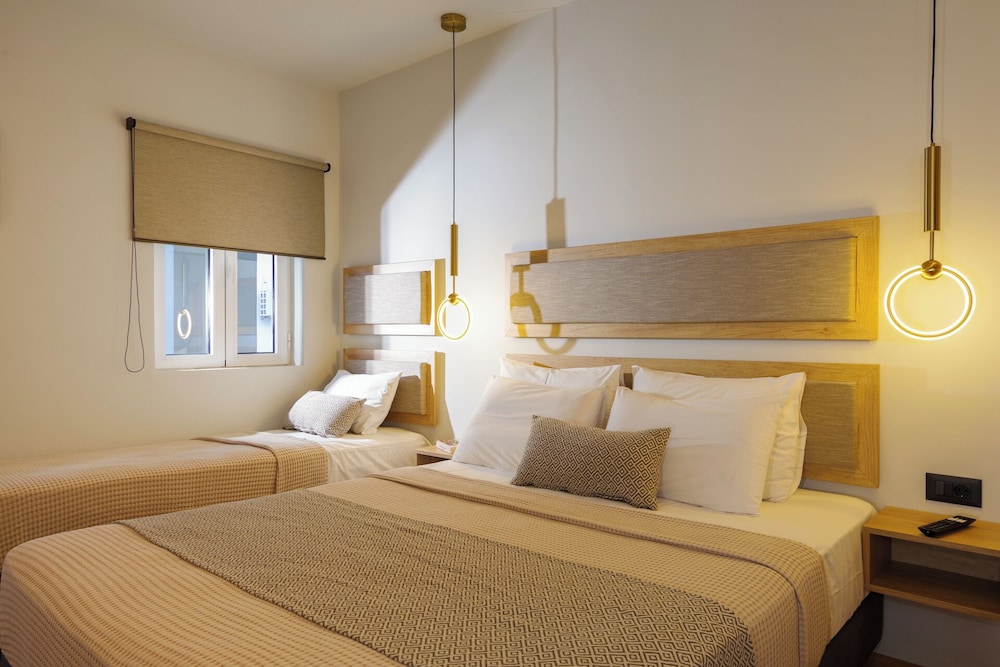 Standard Triple Room, Balcony, Sea View