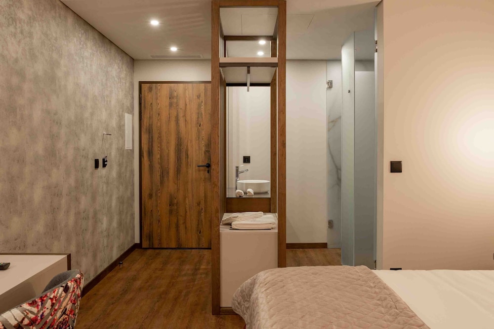 Deluxe Double Room, Balcony, River View