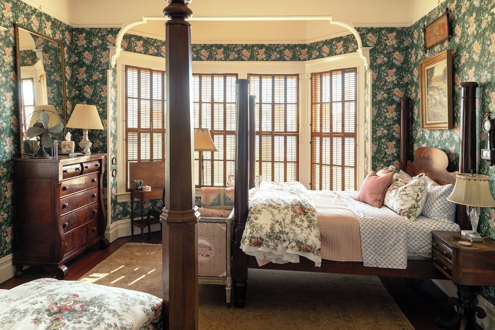 Deluxe Double Room, 2 Queen Beds, Balcony, Pool View