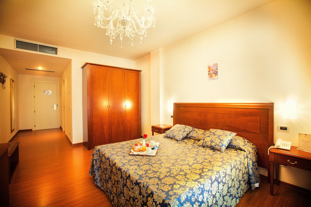Superior Quadruple Room photo 2