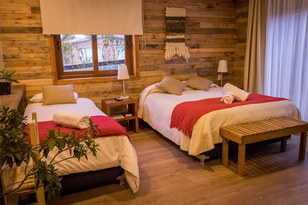 Standard Triple Room (1 Double and 1 Single Bed) photo 2