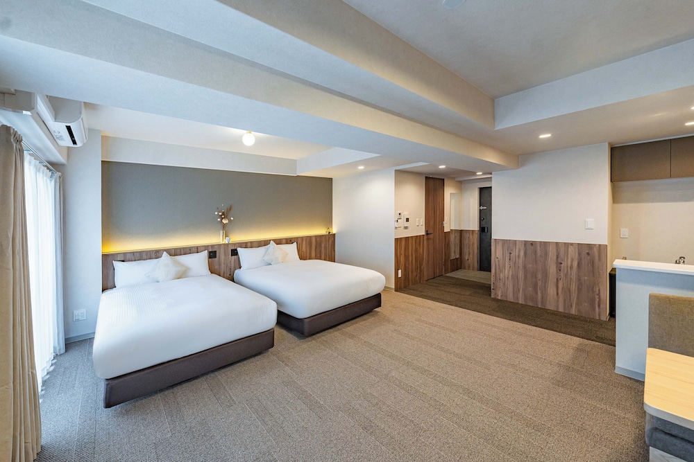 Deluxe Quadruple Room, 2 Double Beds, Non Smoking
