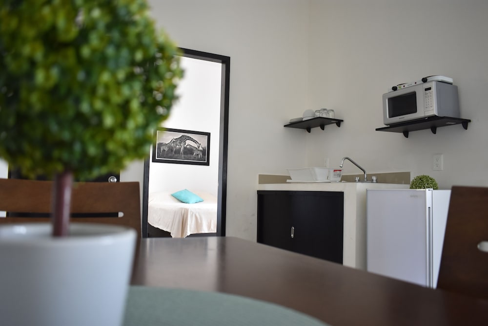Junior Suite, 1 King Bed, Refrigerator & Microwave, Sea Facing photo 3