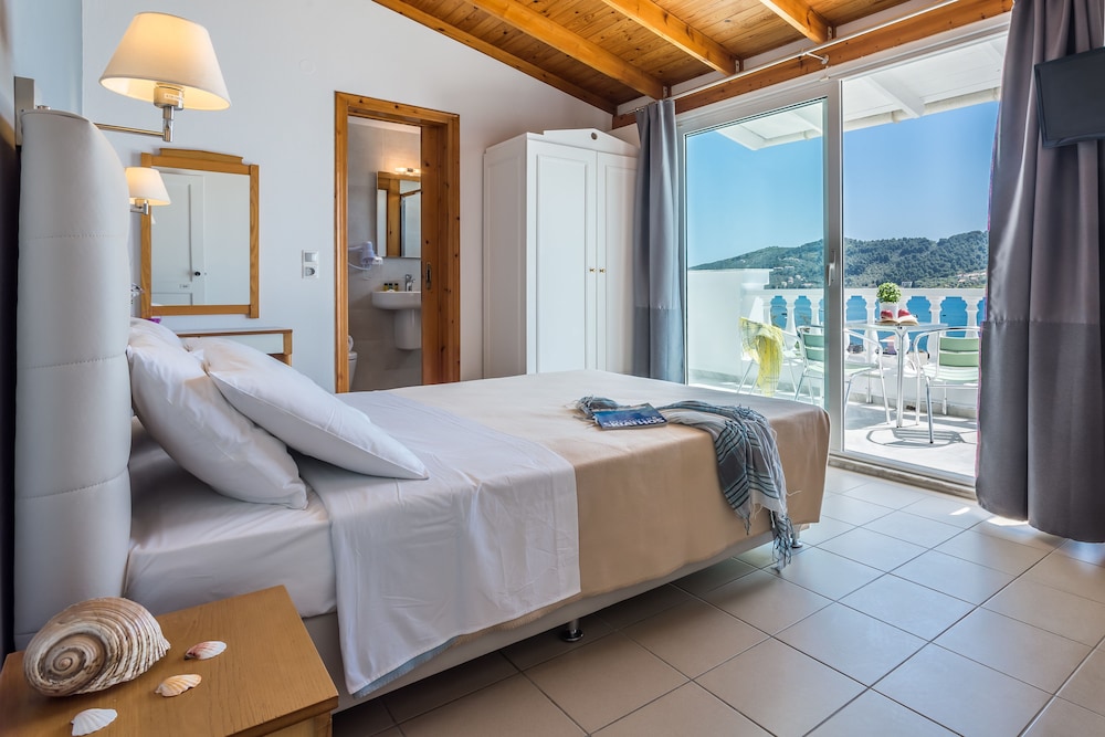 Suite Confort, 1 grand lit, vue mer