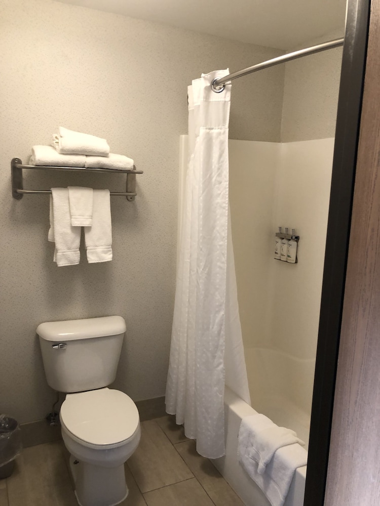 Standard Room, 2 Queen Beds - Photo 4