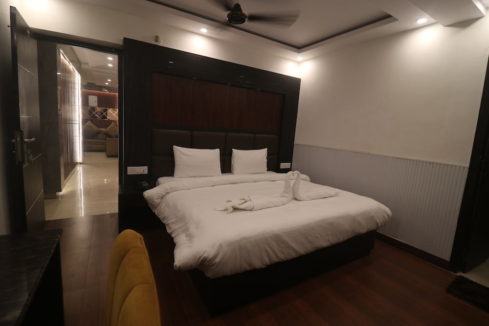 Deluxe Room - Photo 5
