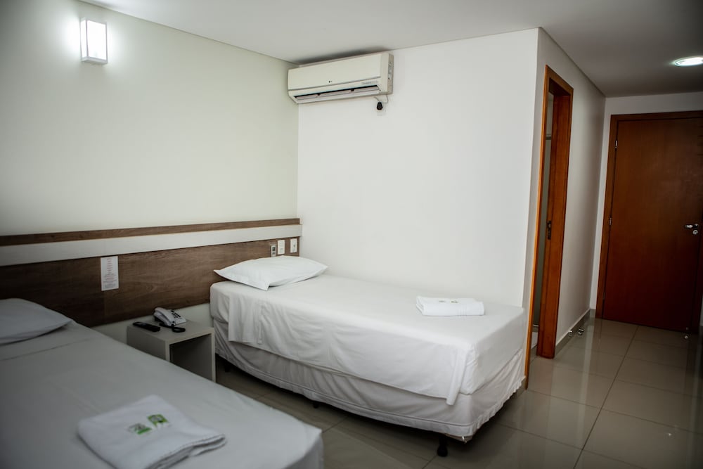 Deluxe Twin Room, 1 Double or 2 Twin Beds photo 3