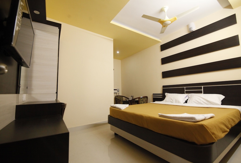Economy Double Room, 1 Queen Bed, Accessible, Non Smoking photo 2