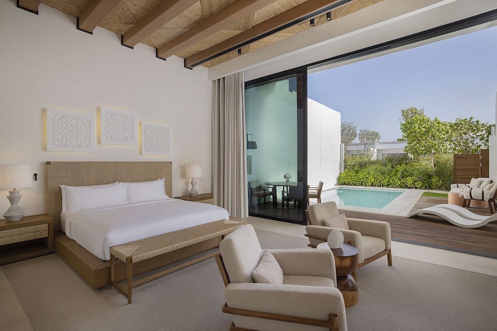 KING ACCESSIBLE JUNIOR SUITE W/ PRIVATE POOL - Photo 2