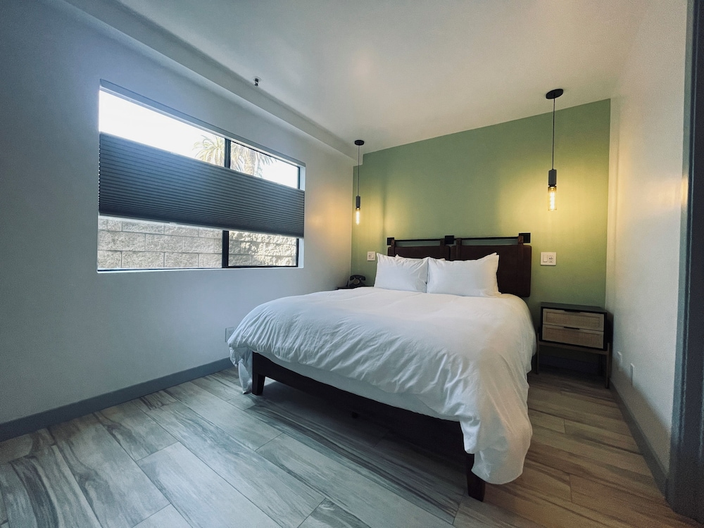 Condo, 1 Queen Bed with Sofa bed