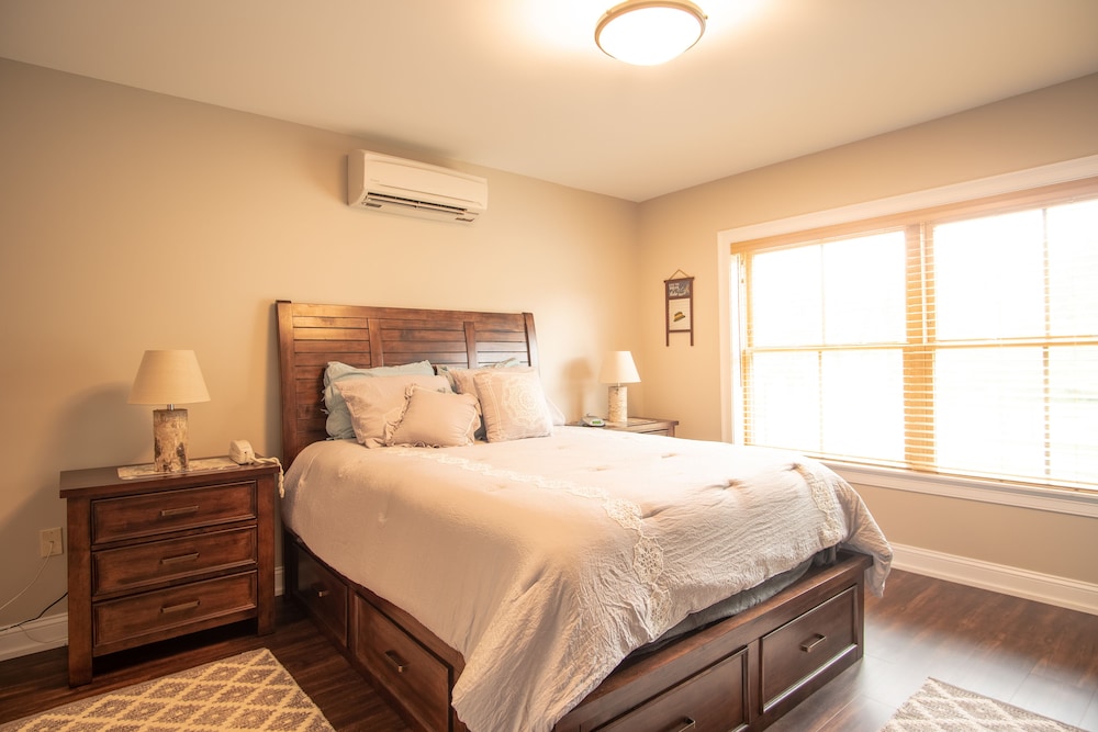 Premium Single Room, 1 Queen Bed, Mountainside (1303A)