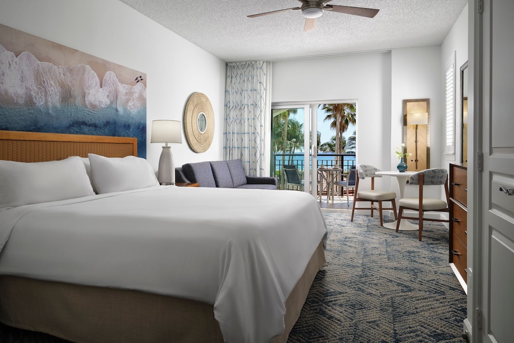 Room, 1 King Bed with Sofa bed, Balcony (Oceanfront) - Photo 1