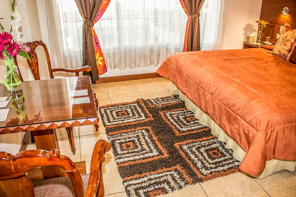 Junior Suite, 1 Queen Bed photo 2