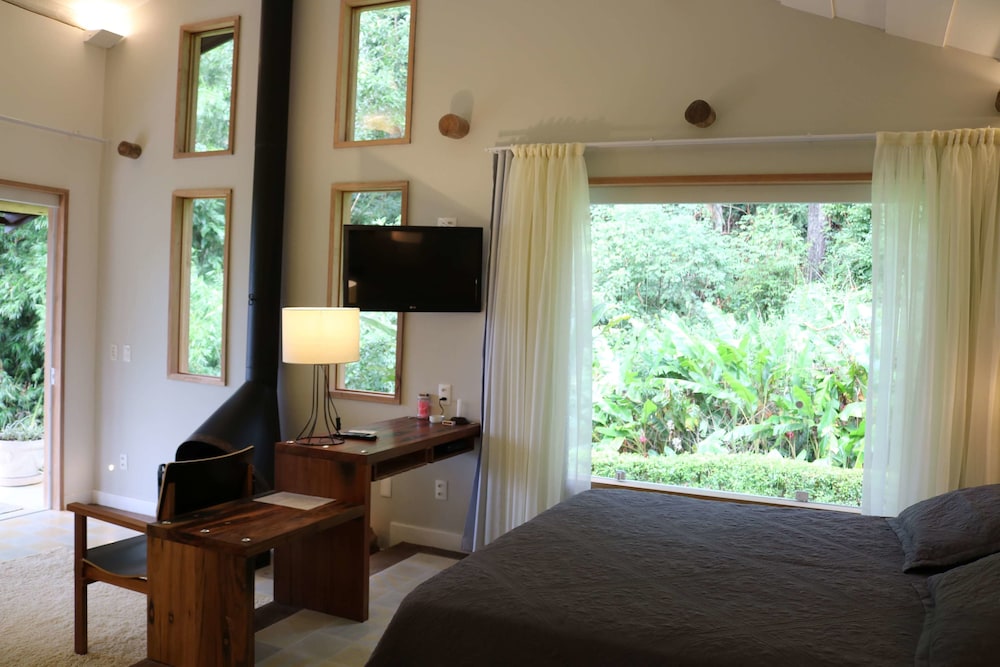 Deluxe Bungalow photo 2