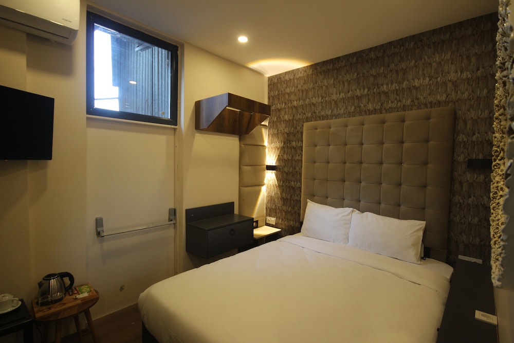 Economy Double Room photo 2