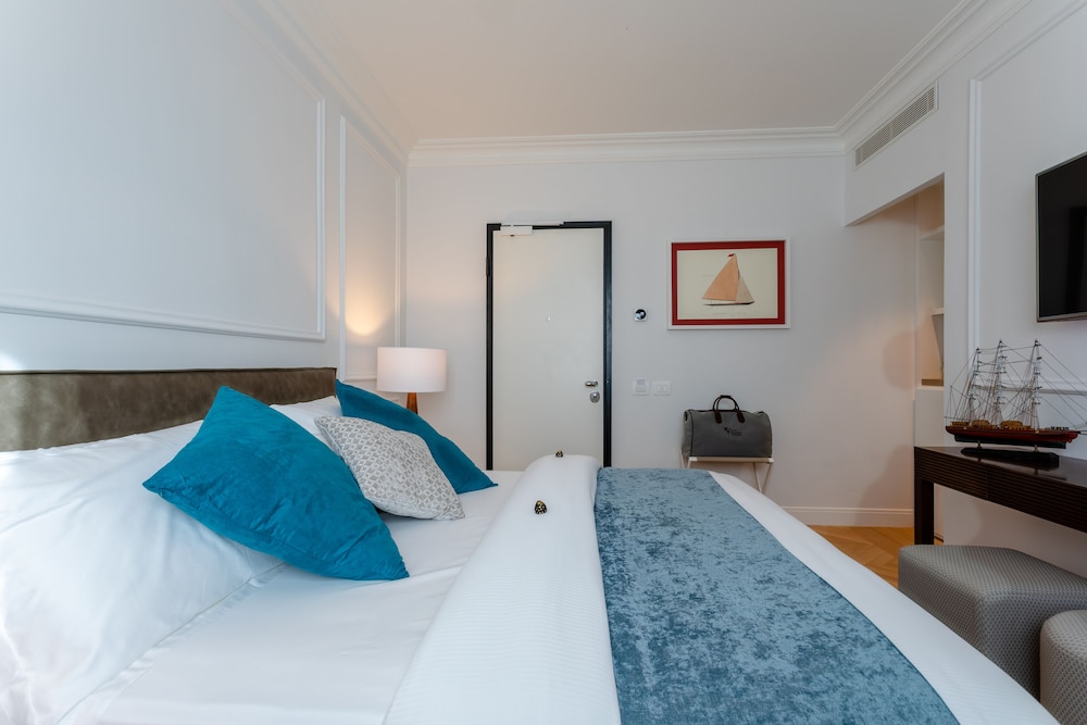 Classic Double Room - Photo 2
