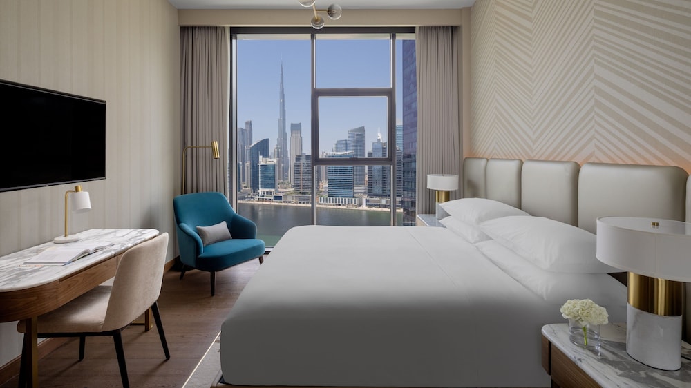 Apartment, 1 Bedroom (Canal View) thumbnail 5