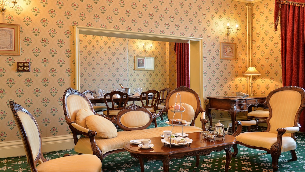Suite, 1 King Bed (Victorian) - Photo 4