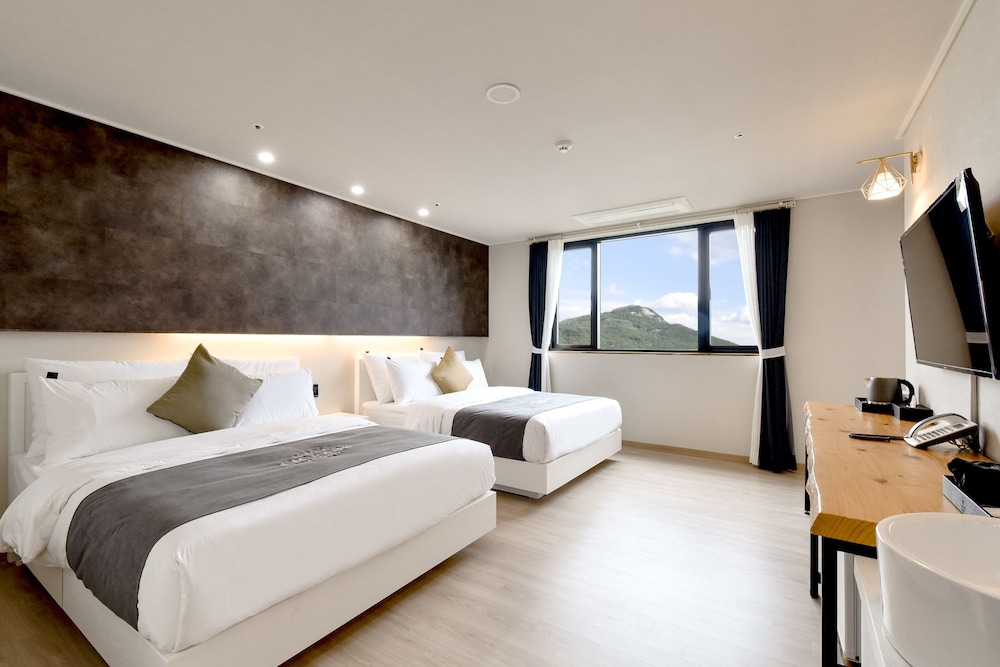 Royal Suite - Photo 3