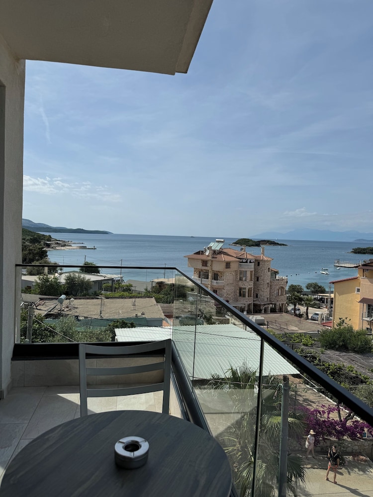 Deluxe Triple Room, Balcony, Sea View photo 3