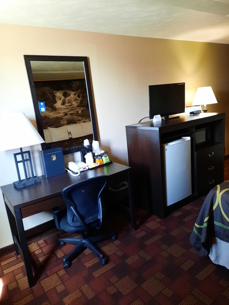 Standard Room, 1 King Bed - Photo 2