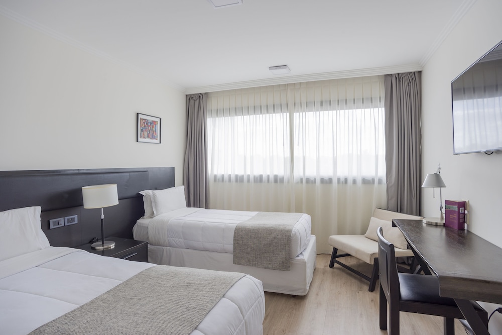 Standard Twin Room - Photo 1