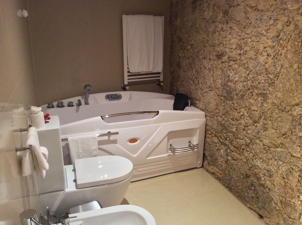 Double or Twin Room, Pool View - Photo 9