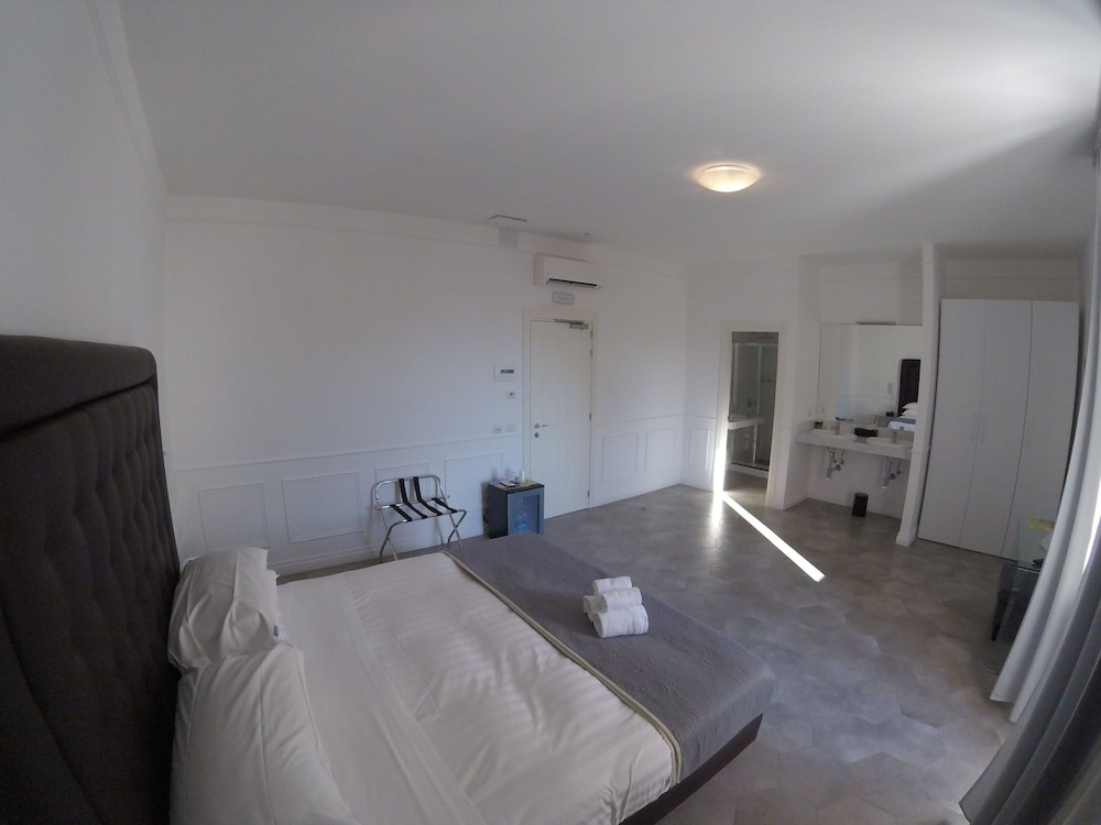Deluxe Room, Private Bathroom photo 1