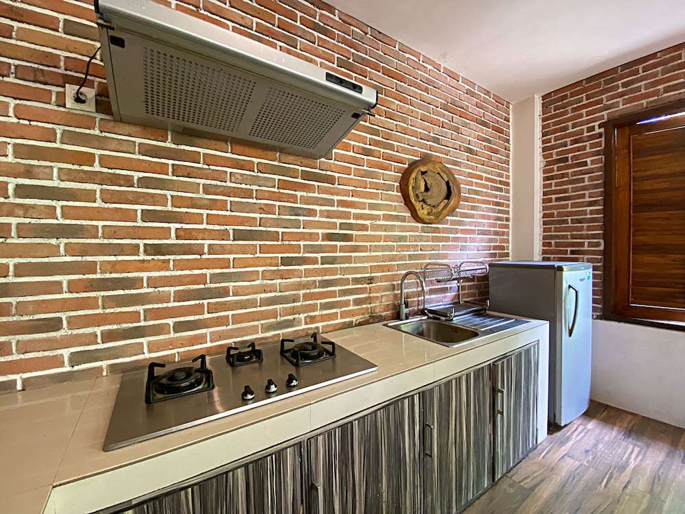 Suite - Photo 21