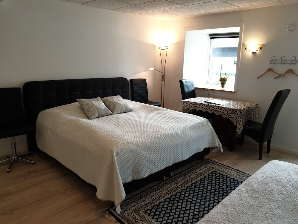 Deluxe Triple Room, Accessible, Kitchenette photo 2