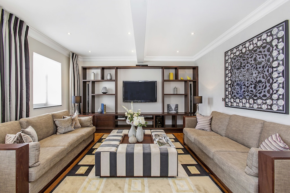 Penthouse Suite, Four Bedrooms Apartment photo 2