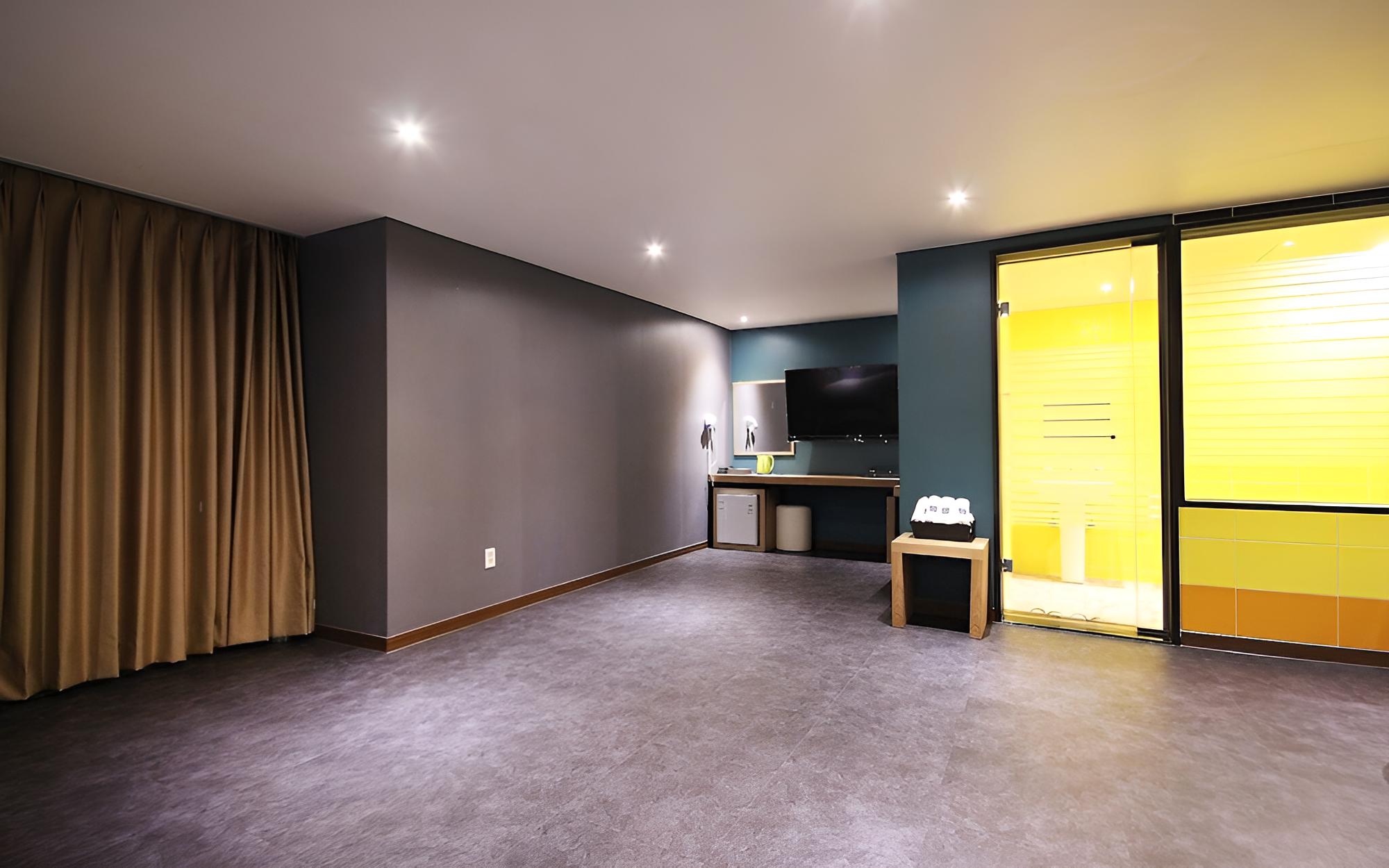Room (Twin-Group Room (Bidet/Spacious Room/) photo 2
