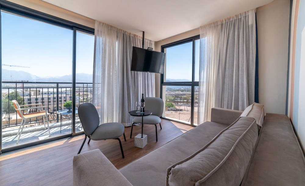 Classic Suite, Balcony, City View