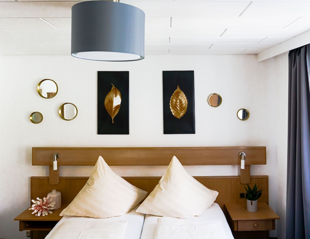 Standard Double Room, 1 King Bed photo 2