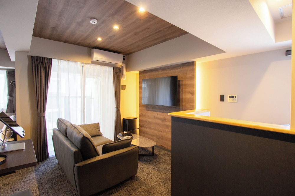 Classic Quadruple Room - Photo 9
